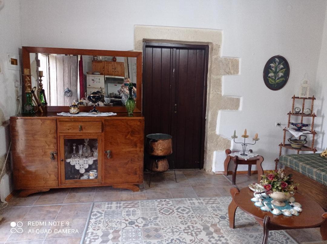 Traditional House Maria Azoyiras Exterior photo